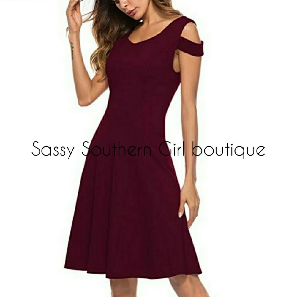 🆕 ⭐Wine red cold shoulder fit and flare dress